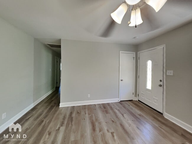 Photo - 2837 Wedgefield Dr