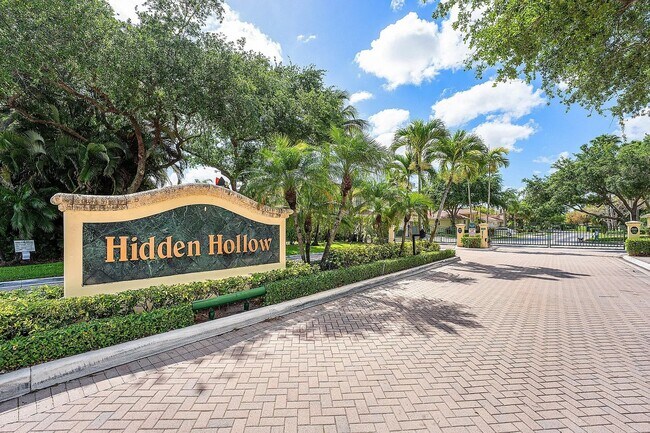 104 Hidden Hollow Dr