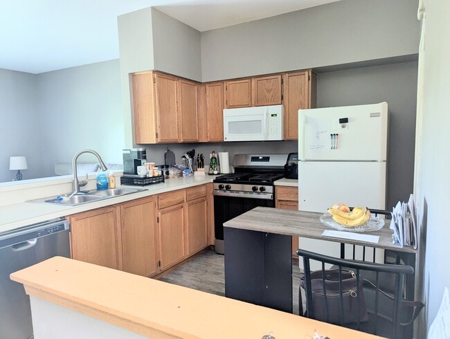 Photo - 2502 Oak Tree Ln