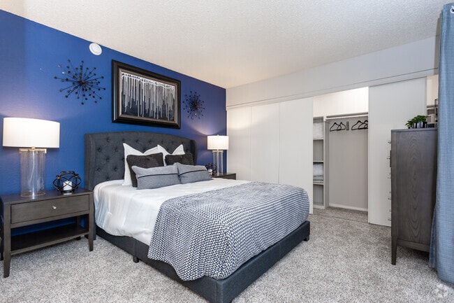2BR,1BA-880SF