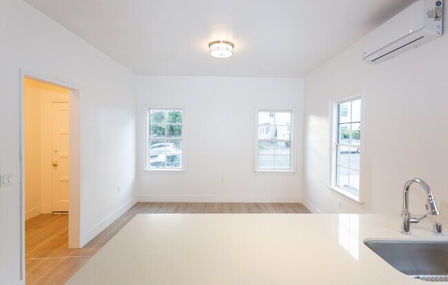 1344-1350 N Alta Vista Blvd Unit 1350