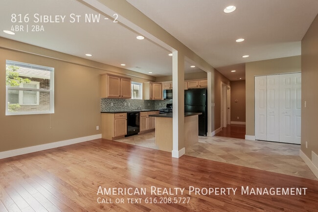 Photo - 816 Sibley St NW Unidad 2