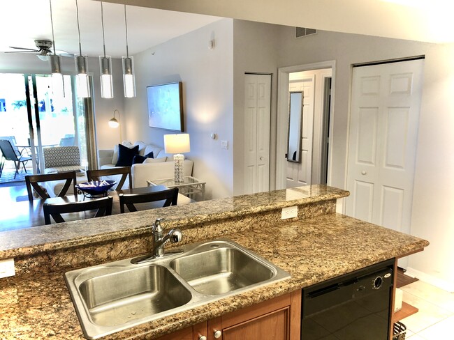 Cocina/Comedor - 20241 Estero Gardens Cir Unidad 102