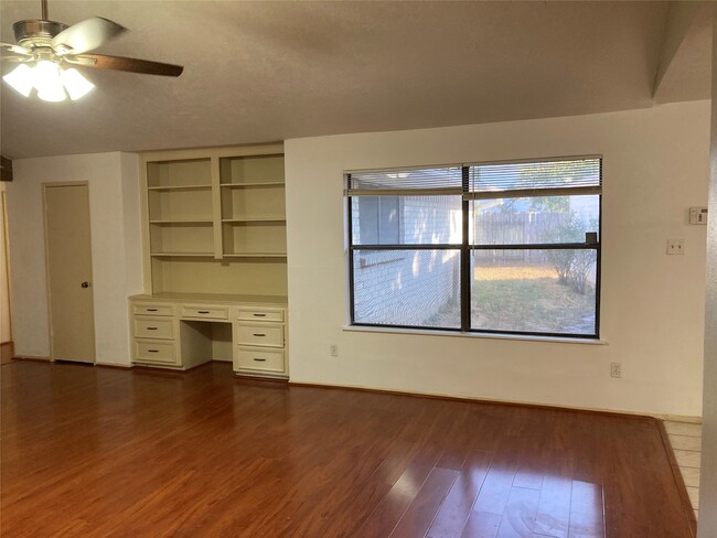 Photo - 2906 Green Fields Dr