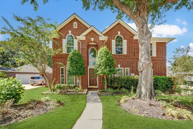 Stunning 4-Bedroom, 2.5-Bathroom Home with... - Stunning 4-Bedroom, 2.5-Bathroom Home with...