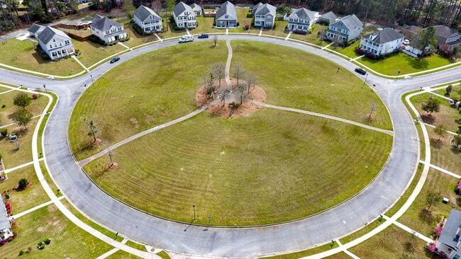 Photo - 10 Arbors Cir