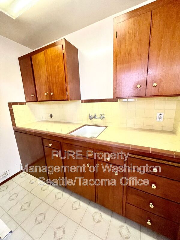 Photo - 1212 N 49th St