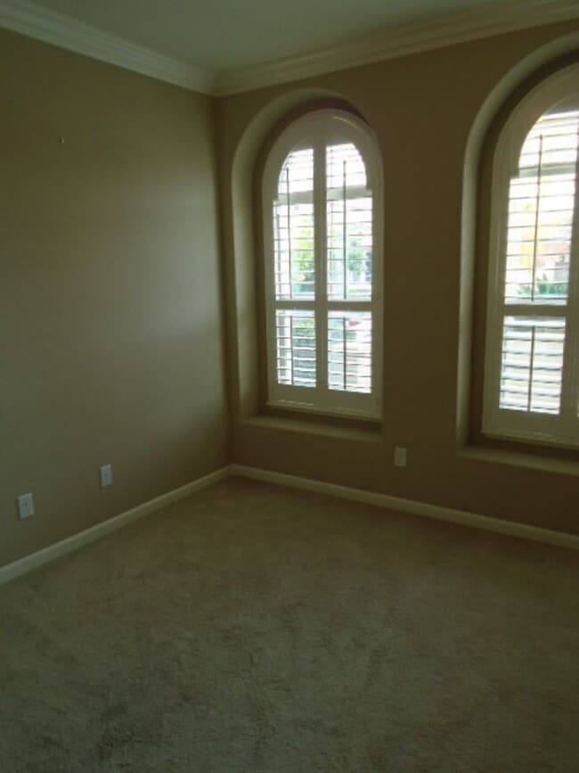 Photo - BEAUTIFUL 2 STORY IN WEST ROSEVILLE! 4 BEDROOM, 3 BATH, 3 CAR GARAGE, WITH LOW MAINTENANCE YARD!