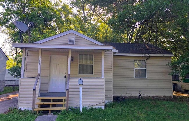 Building Photo - 955 Mackinaw St