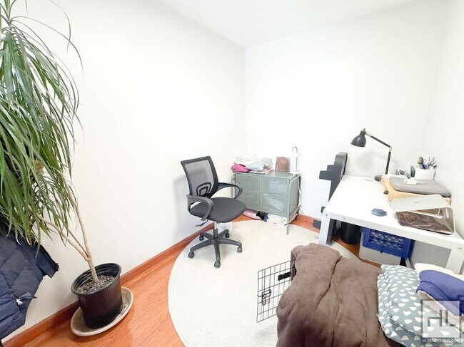 Photo - DRIGGS AVENUE Unit 3