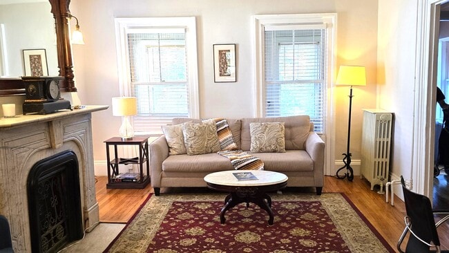 Building Photo - 54 Dudley St Unit 1