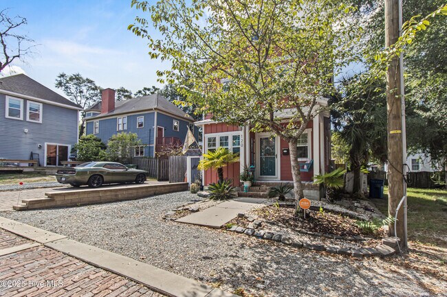 Photo - 120 St James St