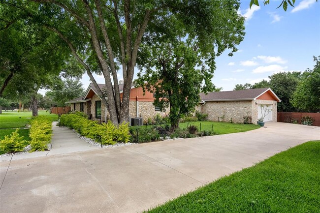 Photo - 301 Oak Ridge Rd