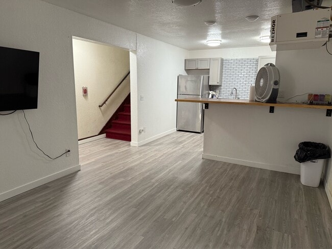 Building Photo - 744 SE Jackson St Unit 744