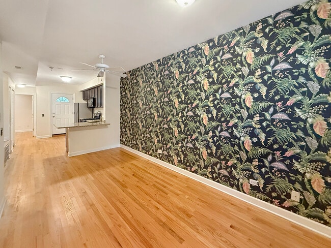 Photo - 5255 N Rockwell St Unit G