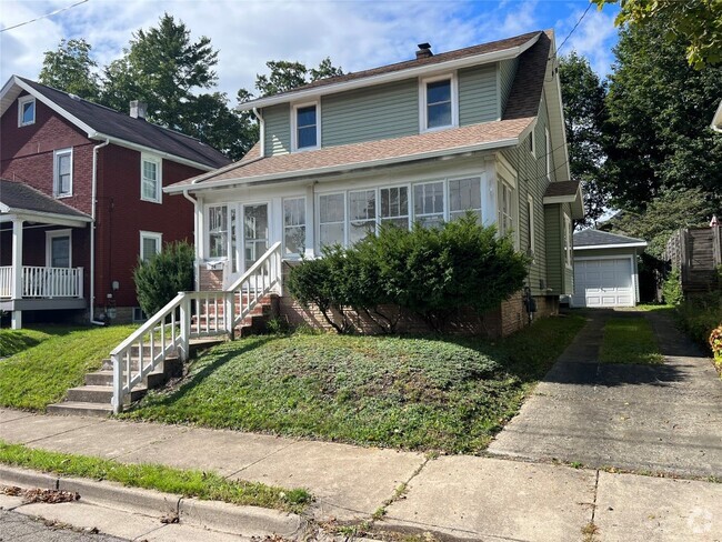 Building Photo - 24 Fowler Ave Rental