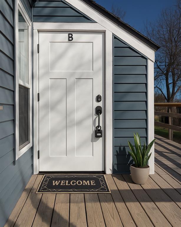 Building Photo - 306 E Hughbert St Unit 1/2 B