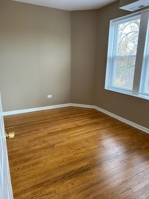 Photo - 701 W Garfield Blvd