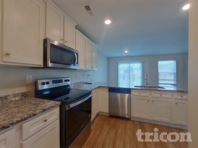 Photo - 1225 Standing Oak Dr