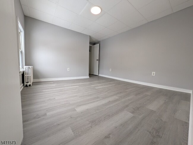 Photo - 596 S Main St Unidad Back