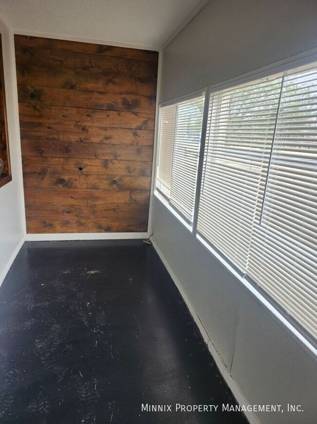 Photo - 6122 Ave. P.