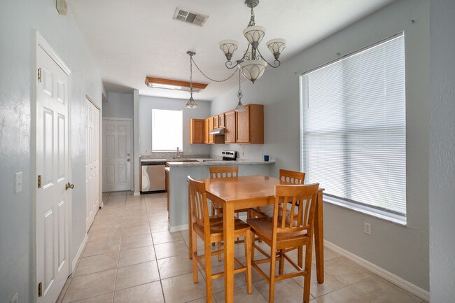3860 SW 20th Ave Unit 1808