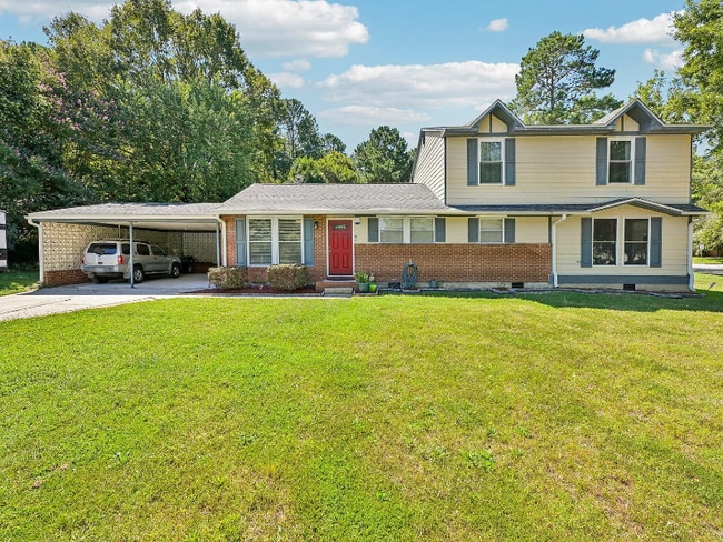 Building Photo - 900 Newcombe Rd