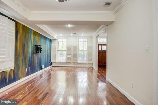 Photo - 595 Columbia Rd NW