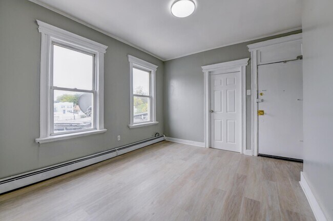 Photo - 200 NUNDA Ave Unit 3R