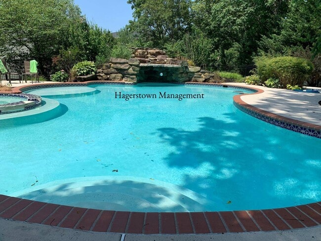 Photo - Luxury Home in Woodbridge