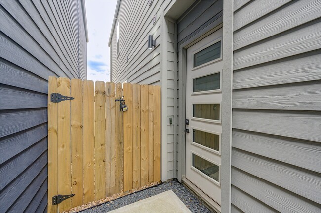 Photo - 2906 Stevens St