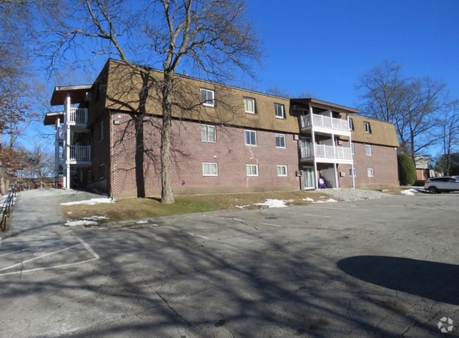 Building Photo - 7 Wildwood St Rental