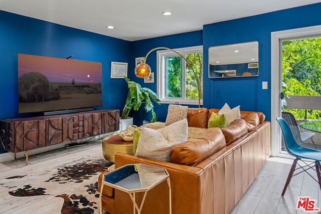 Building Photo - 2700 Cahuenga Blvd Unit 1203