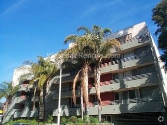 Building Photo - 1420 N Sierra Bonita Ave Unit 408 Rental