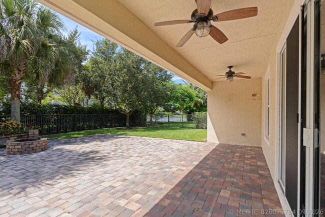 Photo - 102 Crab Cay Way