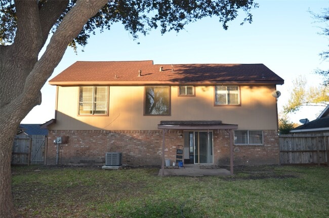 Photo - 1902 Whitebriar Dr