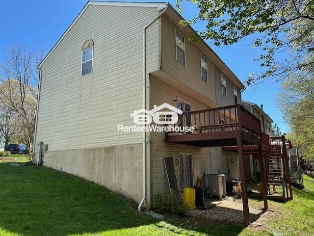 Photo - 661 Realm Ct W