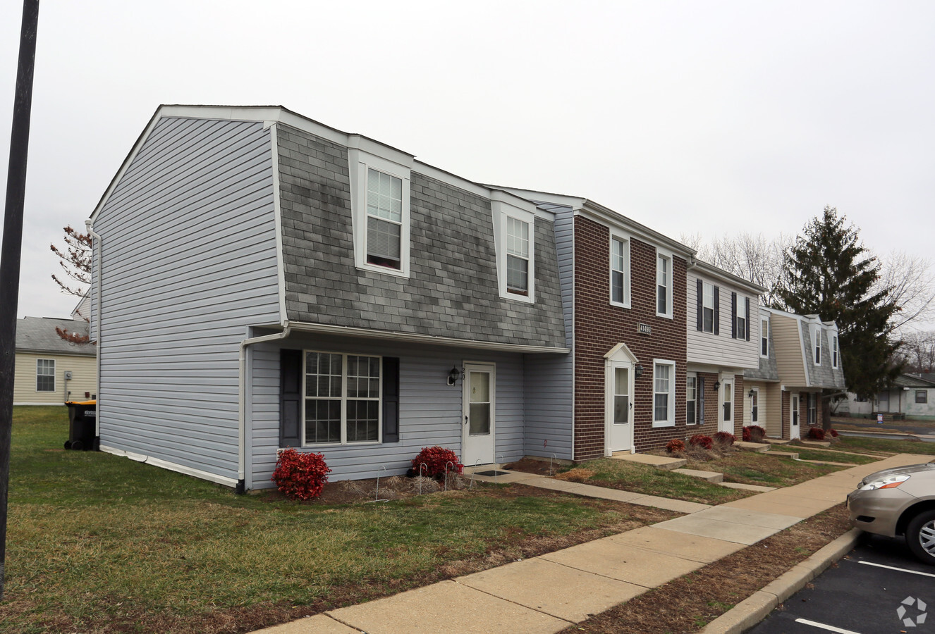 Photo - Leonards Freehold Apartments