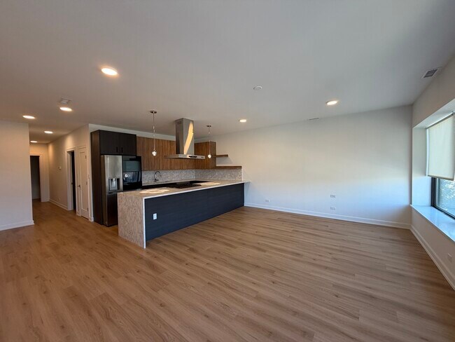 Photo - 2109 S Ashland Ave Unidad 2S