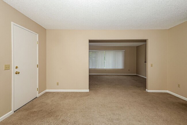 Photo - 517DEBBIEDRIVE Unit B (R)