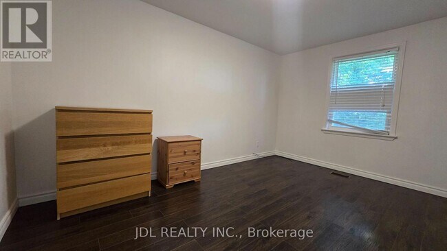 Photo - 68 Meadowview Ave