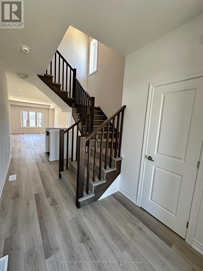 Photo - 448 Blackburn Dr