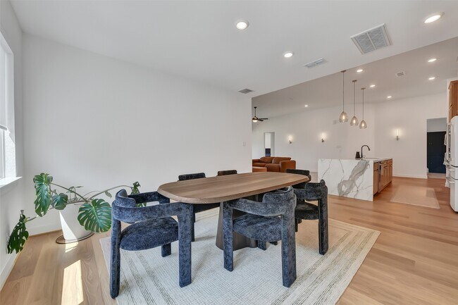 Photo - 1400 River Pt Dr