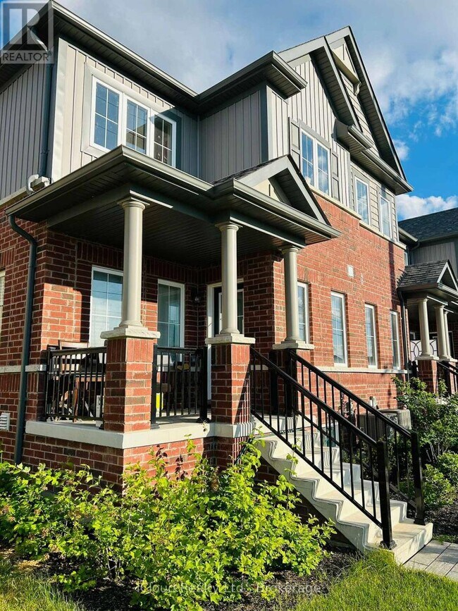 Photo - 35 Brixham Ln