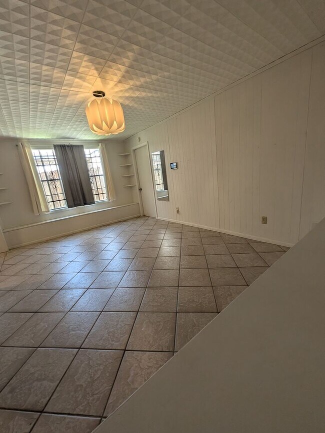 Photo - 976 Sunmeadow Dr