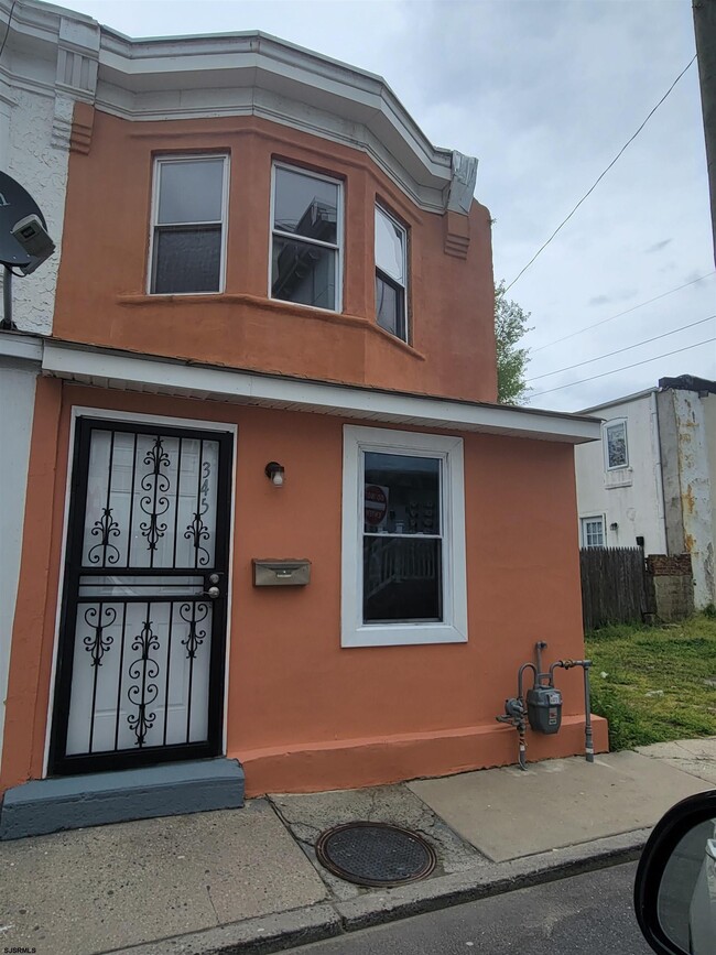 Building Photo - 345 N Ocean Ave Rental