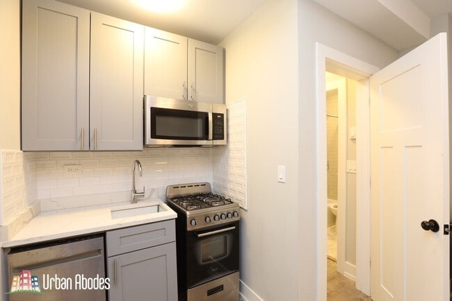 Photo - 541 W Belmont Ave