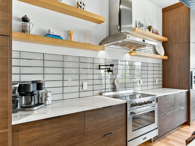 Photo - 102 Court St