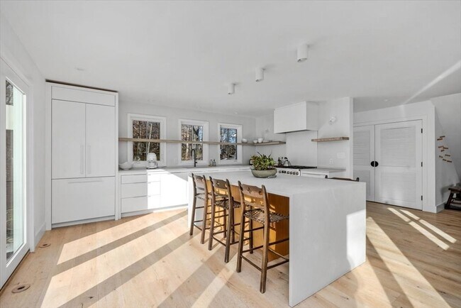 Photo - 86 Atlantic Ave