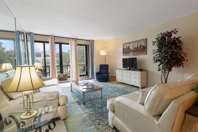 Building Photo - 5601 Jimmy Buffett Mem Hwy Unit # 203S Rental